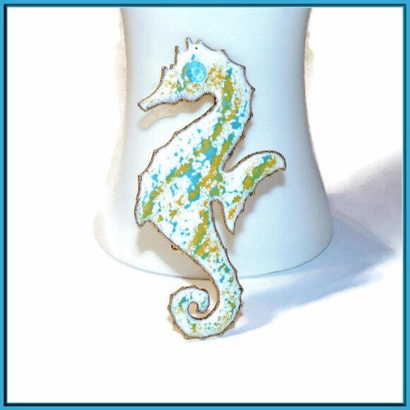 Large Enameled‎ Seahorse Brooch - Picture 2 of 7